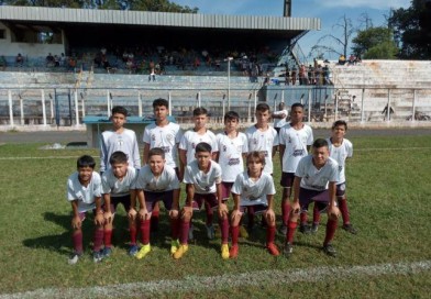 Campeonato Regional de Futebol Menores reúne oito equipes no Estádio Municipal